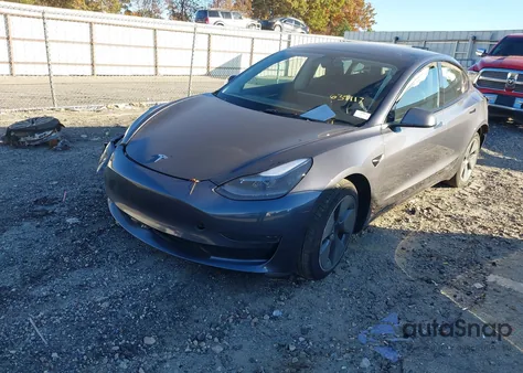 2023 Tesla Model 3 Rear-Wheel Drive z USA, uszkodzony, nr VIN 5YJ3E1EA1PF639117